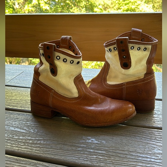 Vintage Frye Shorties with canvas - Picture 2 of 6